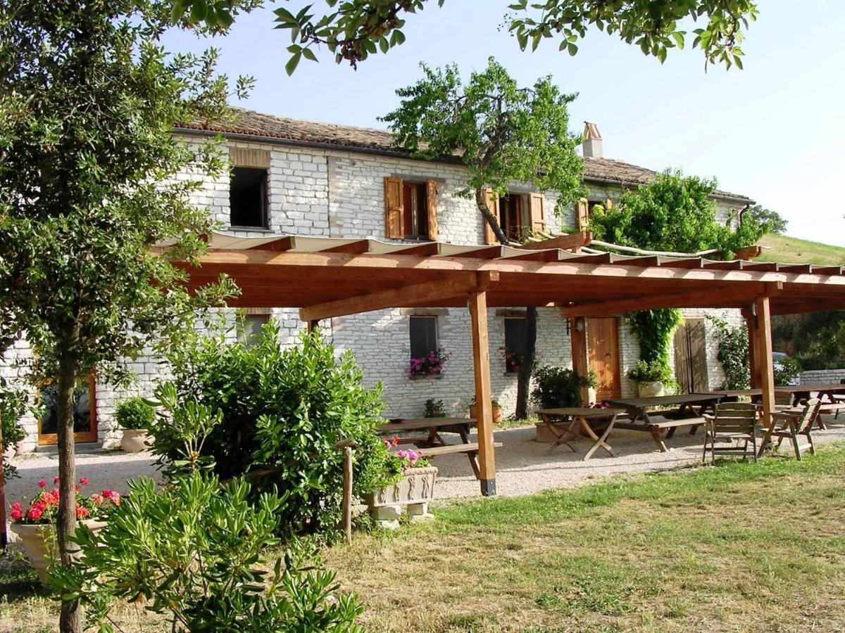 Agriturismo Girolomoni - Locanda Isola del Piano ภายนอก รูปภาพ