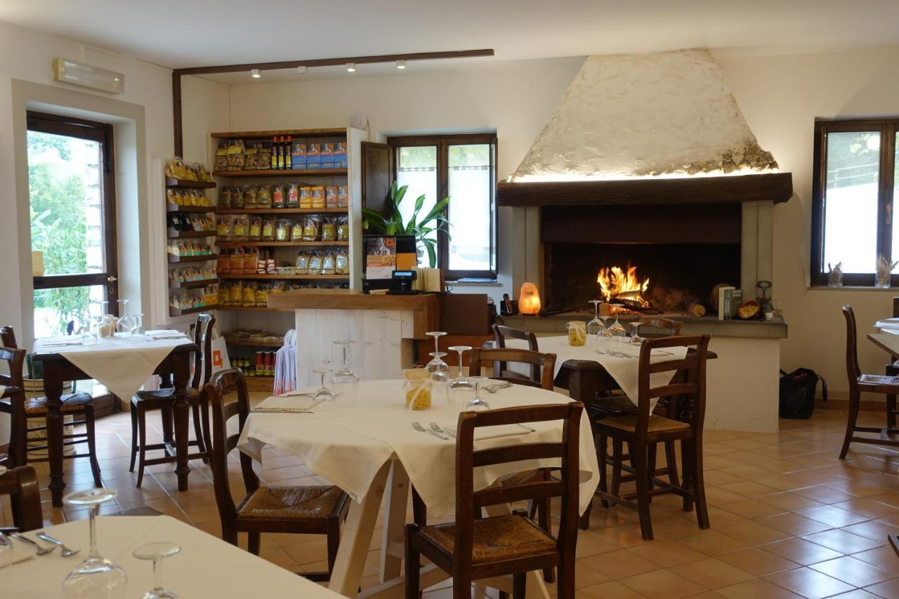 Agriturismo Girolomoni - Locanda Isola del Piano ภายนอก รูปภาพ